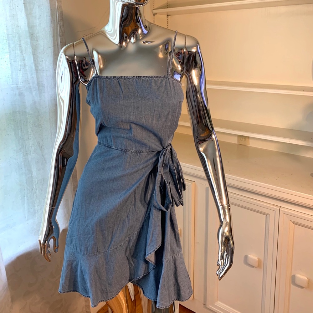 Sleeveless denim dress